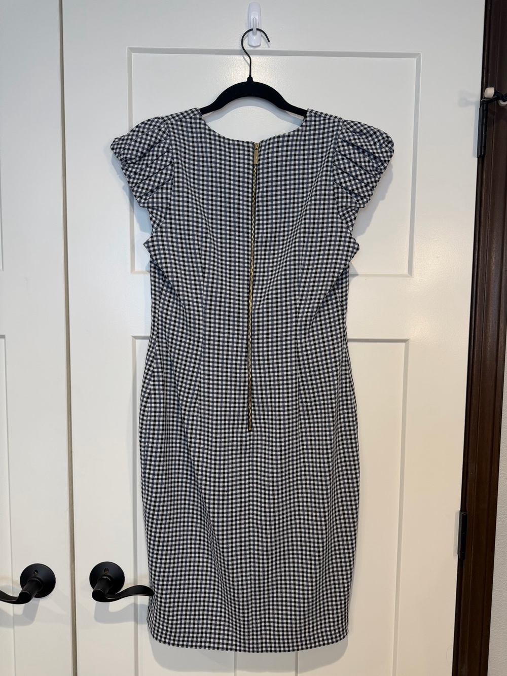 Calvin Klein Gingham Sheath
Midi Dress - Picture 6 of 10